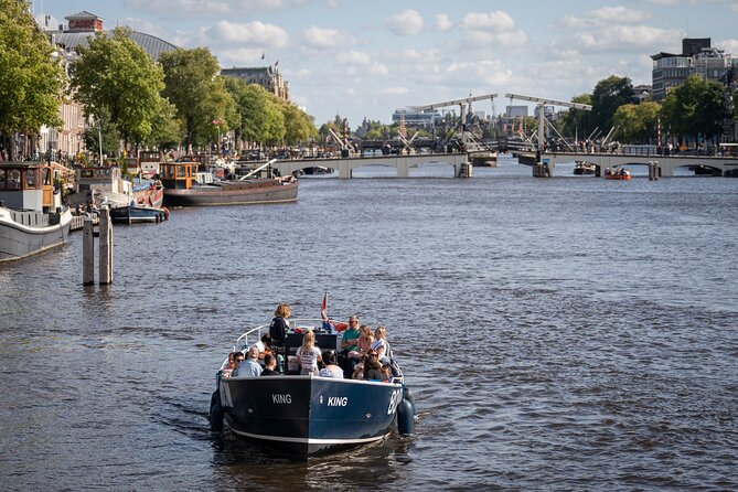 Amsterdam Canal Cruise with Live guide & Two drinks - Central St. - Is $32.67 a fair price?