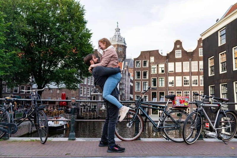 Amsterdam Canals Photoshoot: Private Solo, Family or Couples - A personal photo session in the heart of Amsterdam