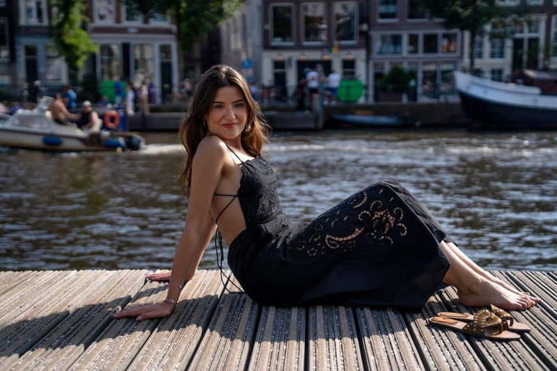 Amsterdam Canals Photoshoot: Private Solo, Family or Couples - Choosing a second location near Central Station