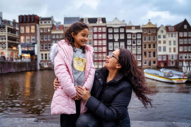 Amsterdam Canals Photoshoot: Private Solo, Family or Couples - Is $125 good value for your group?