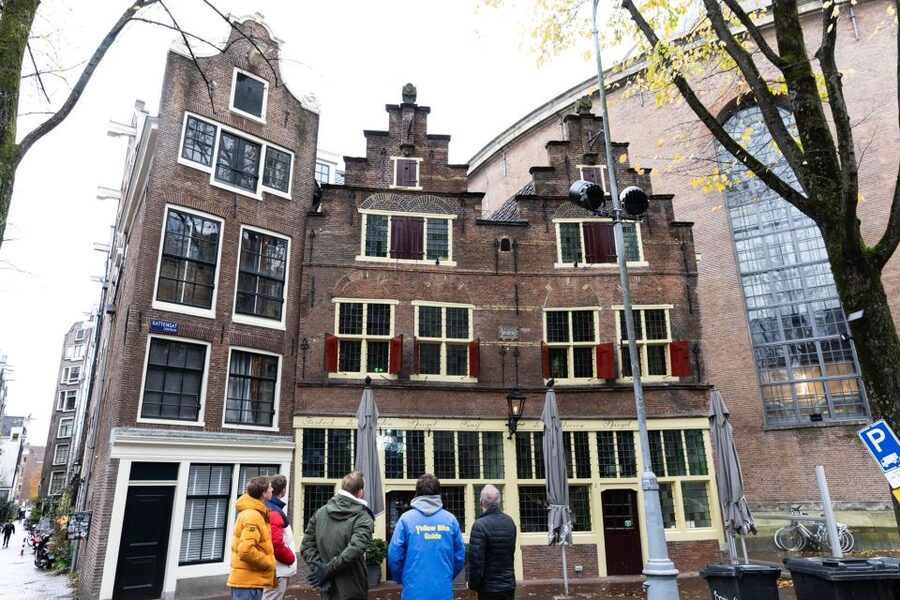 Amsterdam Central Walking Tour - Koepelkerk, Brouwersgracht, and the city’s drinking past
