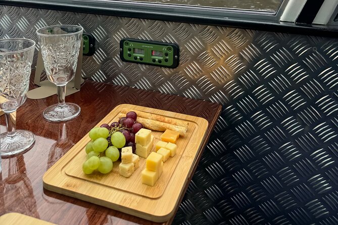 Amsterdam Cheese and Wine Canal Cruise - The Jordaan reveals a different Amsterdam