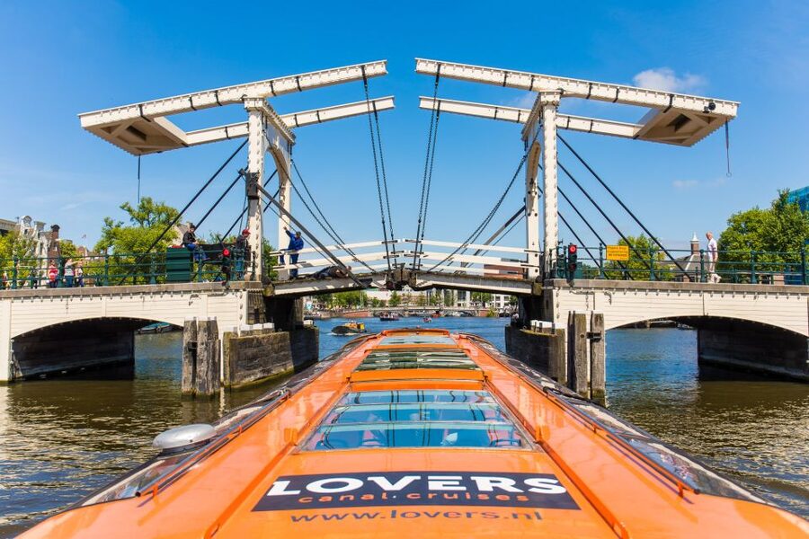 Amsterdam: City Canal Cruise and Heineken Experience - Copper tanks, brewing lessons, and a hands-on beer pour