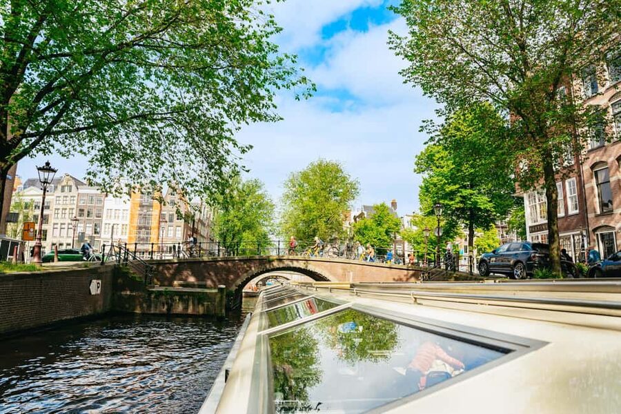Amsterdam: City Canal Cruise and Rijksmuseum - The optional snack box