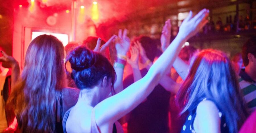 Amsterdam: City Center Bar Crawl and Nightlife Experience - Key points to know before you go