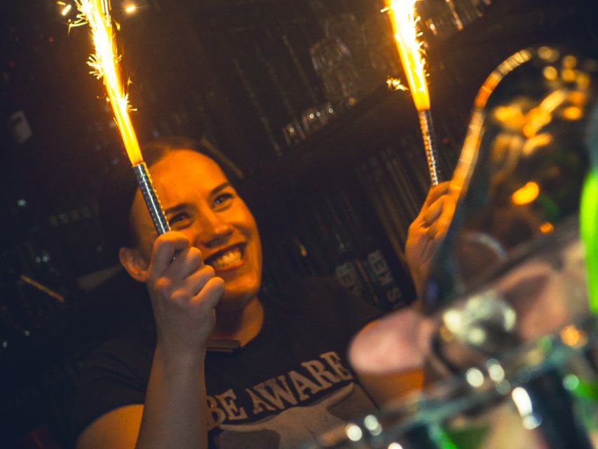 Amsterdam: City Center Bar Crawl and Nightlife Experience - Who should book this Amsterdam crawl?