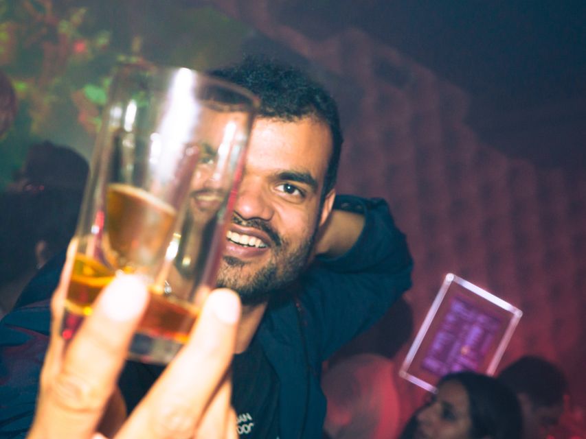 Amsterdam: City Center Bar Crawl and Nightlife Experience - The real value of $24