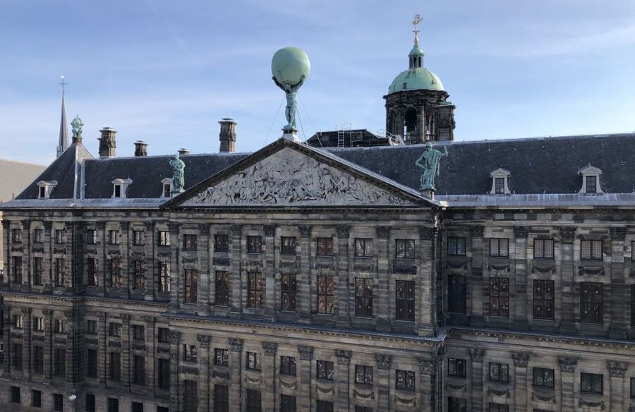Amsterdam: City Center Walking Tour in italian - Starting at Dam Square and the Royal Palace