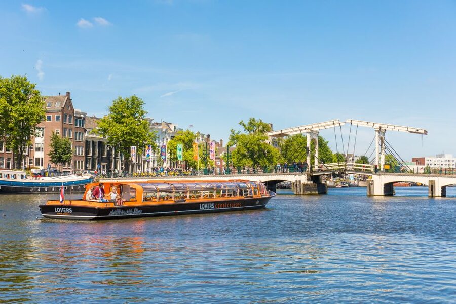 Amsterdam: City Centre Canal Cruise - Why a canal cruise is a smart first look at Amsterdam