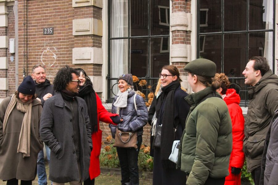 Amsterdam: City walking experience with a local - A canal-house lesson at Huis Aan De Drie Grachten