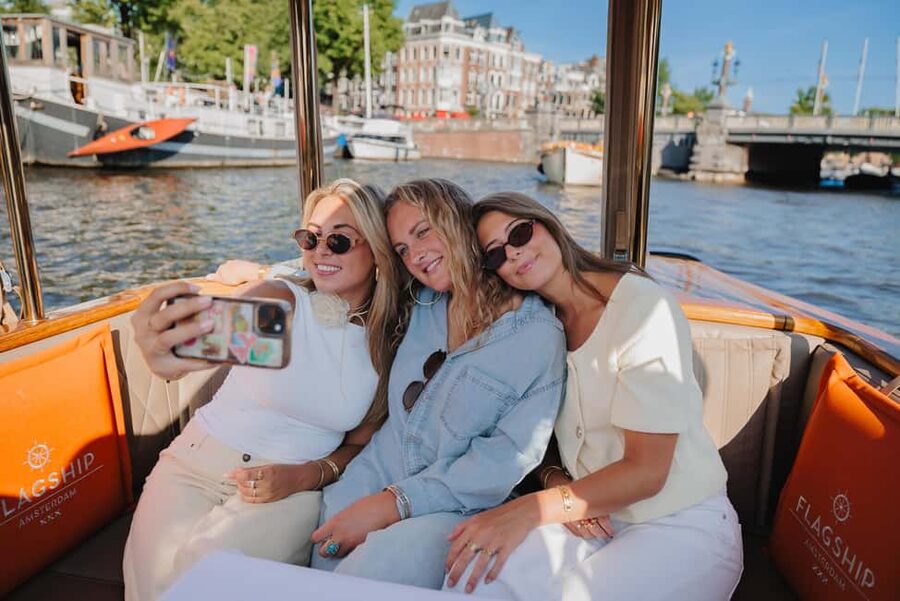 Amsterdam: Classic Boat Cruise with Optional Cheese & Wine - Leliegracht, the Old Harbor, and maritime Amsterdam