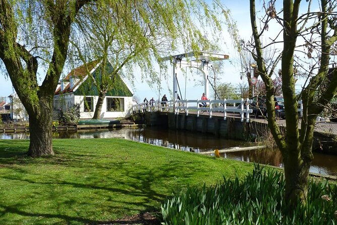 Amsterdam Countryside and Villages Bike Tour - Durgerdam finishes with a ride beside the water