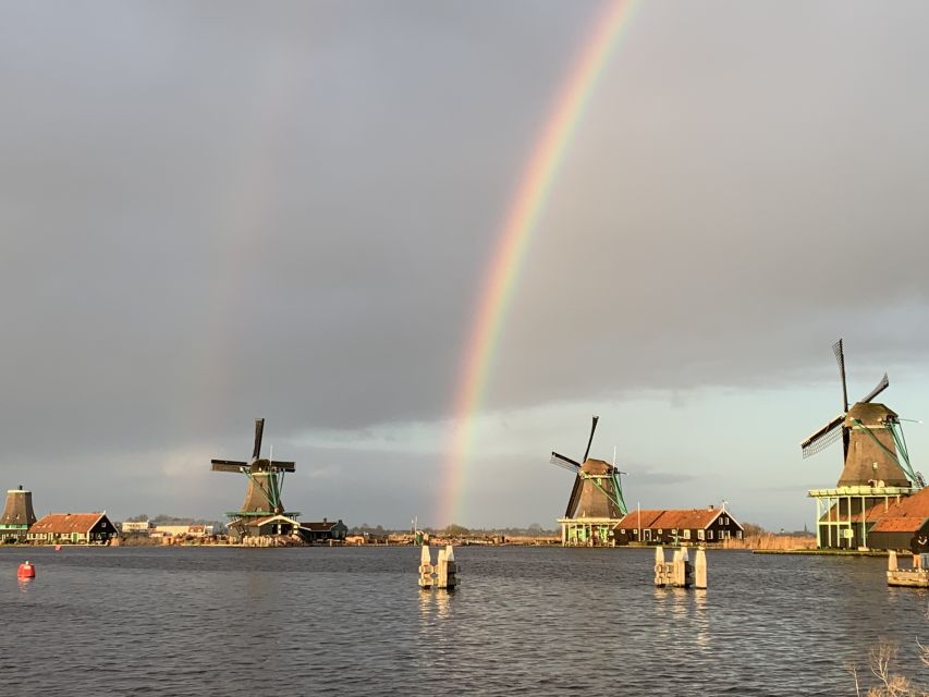 Amsterdam: Countryside Bike Tour and Zaanse Schans Windmills - Who should book this experience?