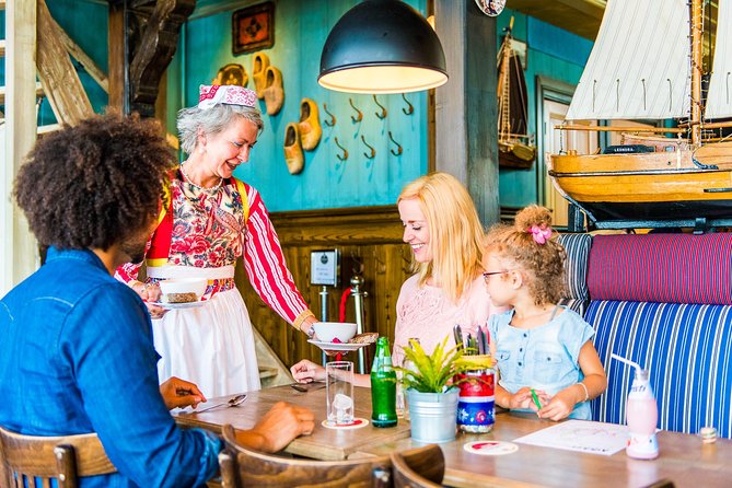 Amsterdam countryside tour by car - Inside Het Jonge Schaap in Zaandam