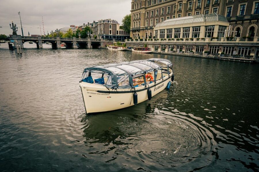 Amsterdam: Covered Canal Booze Cruise with Unlimited Drinks - Key details before you book