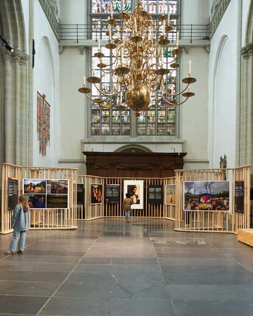 Amsterdam: De Nieuwe Kerk Entry Ticket - Looking up at the Gothic interior