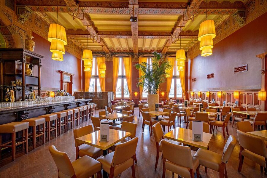 Amsterdam: Dutch Bitterballen and Croquette Tasting - Why this station restaurant is worth your time