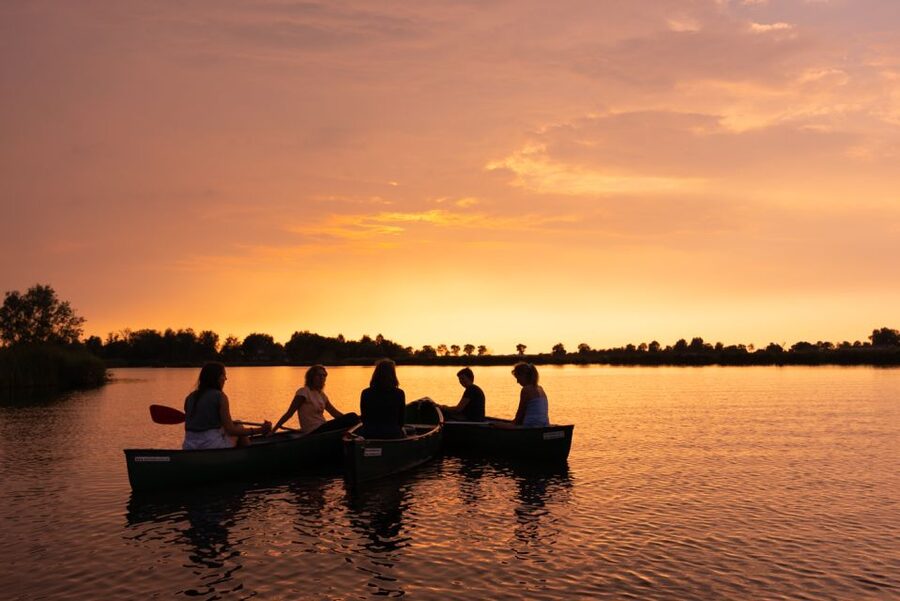 Amsterdam: Dutch Countryside Sunset Canoe Tour - Practical details that affect your evening