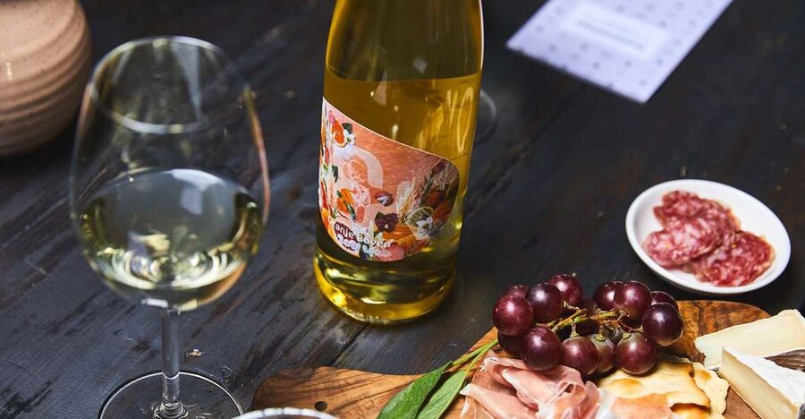Amsterdam: Dutch Wine Tasting with Sommelier - The first pour: learning how to taste