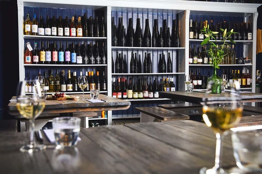 Amsterdam: Dutch Wine Tasting with Sommelier - Five pours, from white to orange and red