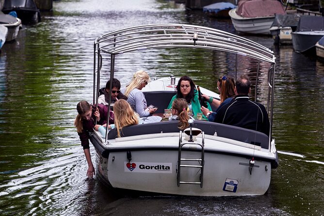 Amsterdam Essence in German: 90-minute waterway trip - Who should book this cruise?