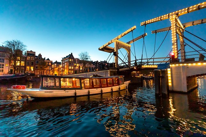 Amsterdam Evening Canal Cruise with Live Guide and Onboard Bar - What the electric boat ride feels like