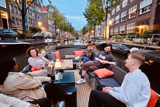 Amsterdam Evening Cruise in Small Group - Why a small evening boat changes the experience
