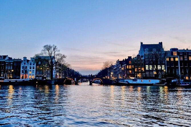 Amsterdam Evening Cruise in Small Group - The Seven Bridges Canal at the right hour