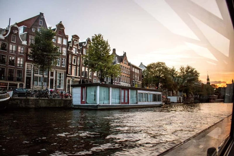 Amsterdam: Evening Pizza Cruise Along the Canals - Through the Canal Belt and Brouwersgracht