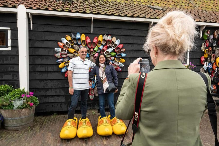 Amsterdam: Explore Zaanse Schans: Half-Day Luxury Coach Trip - How Much Time Do You Really Get?