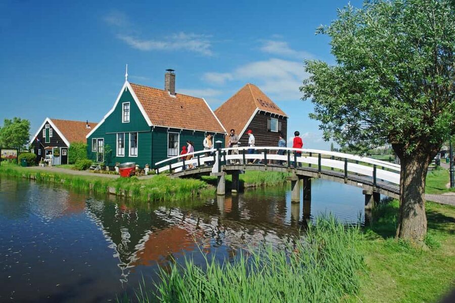 Amsterdam: Explore Zaanse Schans: Half-Day Luxury Coach Trip - Is the $20 Price Good Value?