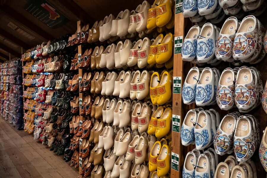 Amsterdam: Explore Zaanse Schans: Half-Day Luxury Coach Trip - Cheese Tasting and the Making of Dutch Cheese