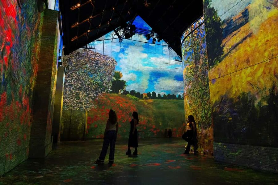 Amsterdam: Fabrique des Lumières Entry Ticket - Entering the 3,800-square-meter art hall