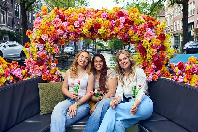 Amsterdam Flower Boat Canal Cruise with Local Guide - The seven bridges photo stop