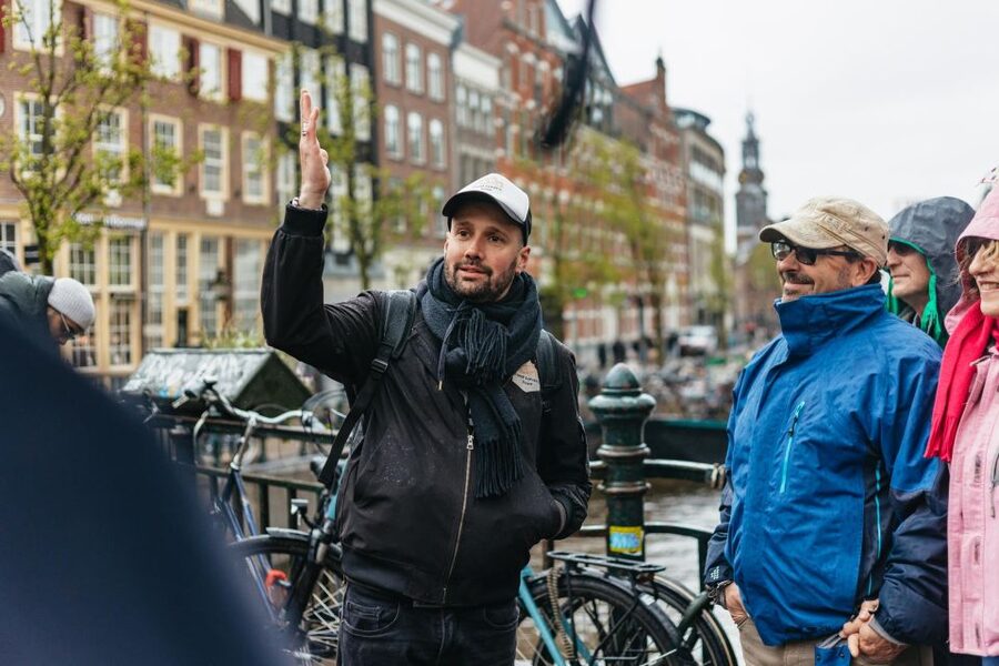 Amsterdam: Food and Culture Walking Tour with Tastings - Begijnhof, the Royal Palace, and Amsterdam’s old center