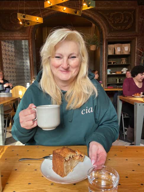 Amsterdam: Food Walking Tour - Trying local herring