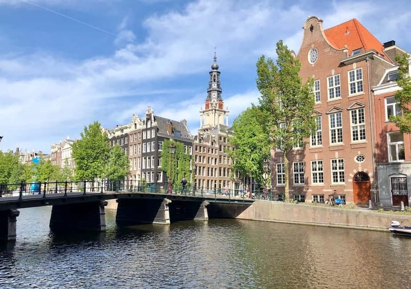 Amsterdam: German Canal Cruise with Unlimited Drinks Option - Why Amsterdam looks different from the water