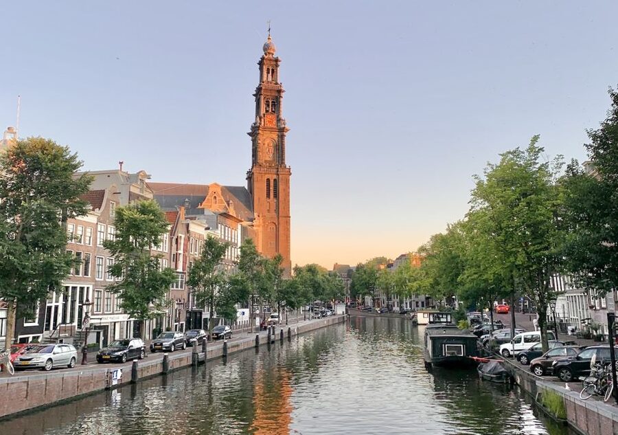 Amsterdam: German Canal Cruise with Unlimited Drinks Option - Hortus Botanicus and the Portuguese Synagogue