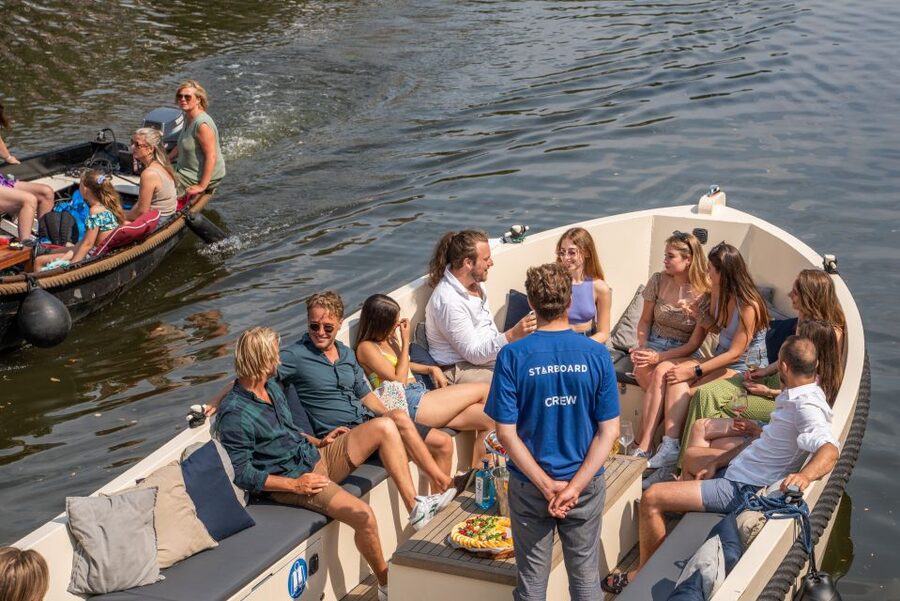 Amsterdam: German Guided Canal Cruise with on Board Bar - The Dancing Houses and Amsterdam’s unusual canal fronts