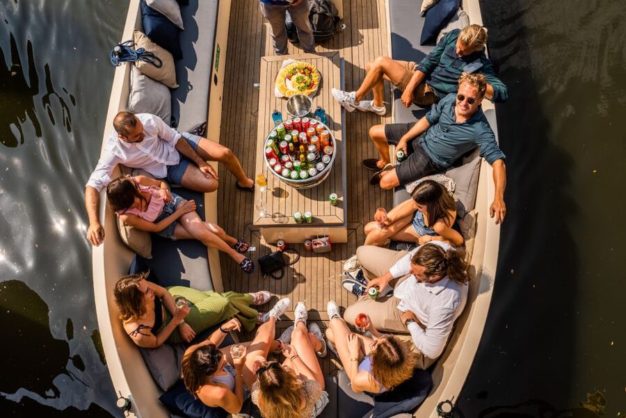 Amsterdam: German Guided Canal Cruise with on Board Bar - Herengracht and the best bridge views