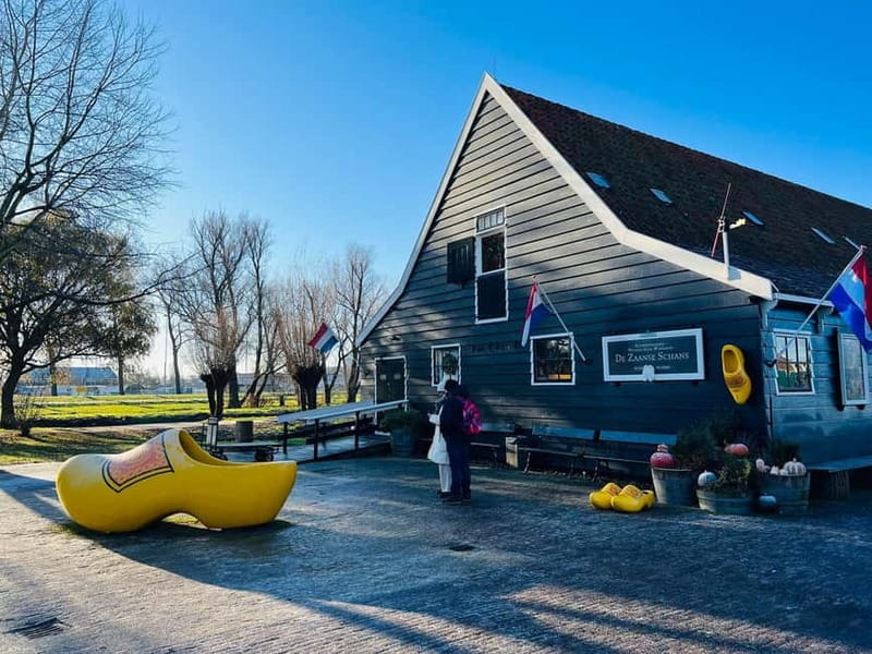 Amsterdam: Giethoorn, Afsluitdijk and Zaanse Schans Day Trip - Giethoorn by Boat: The Day’s Most Peaceful Hour