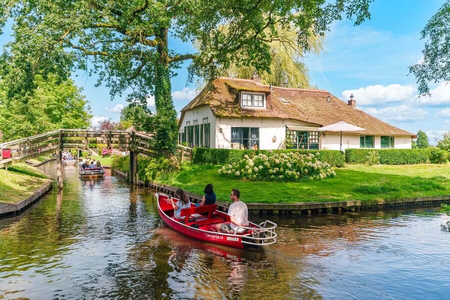 Amsterdam: Giethoorn Day Trip with Boat Tour - Key points before you book