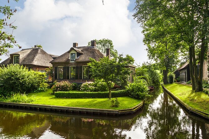 Amsterdam: Giethoorn Tour Scenic Cruise, Cheese & Free Time - Why Giethoorn makes a good Amsterdam side trip