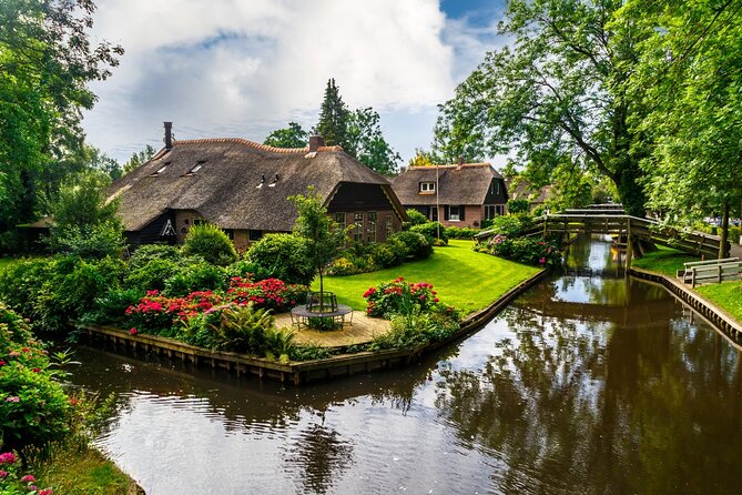 Amsterdam: Giethoorn Tour Scenic Cruise, Cheese & Free Time - The coach ride from Amsterdam to Giethoorn