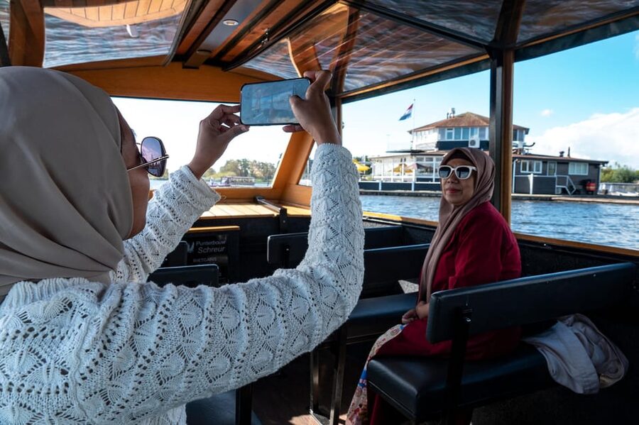 Amsterdam: Giethoorn Tour Scenic Cruise, Cheese & Free Time - Should you book this Giethoorn tour?