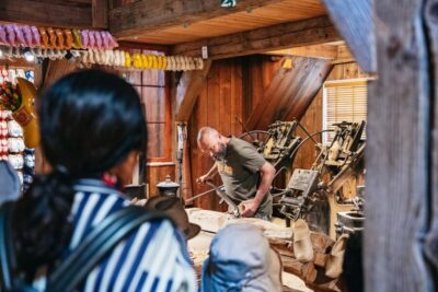 Giethoorn, Volendam, and Zaanse Schans Tour