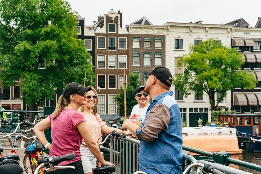 Amsterdam: Guided Bike Tour City Centre in EN/DE/FR/ES - Museumplein and the city’s cultural side
