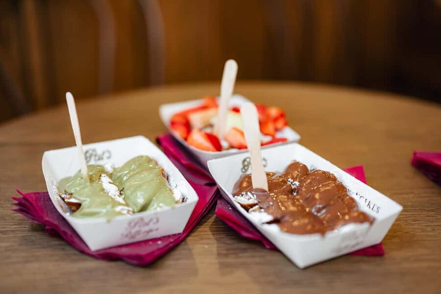 Amsterdam: Guided Cultural Food Tour in German or English - Guide style can make or break the afternoon
