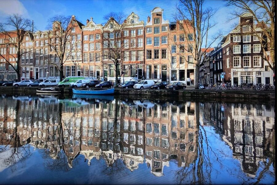 Amsterdam: Guided Off-The-Beaten-Track Walking Tour - Noordermaarkt and the Jordaan