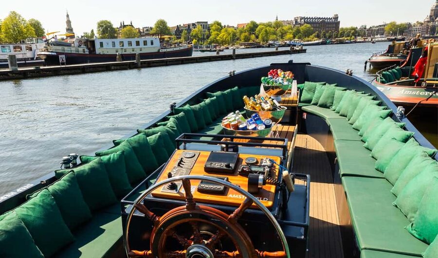 Amsterdam: Guided Open Boat Canal Cruise Including Drink - Maritime Amsterdam around NEMO and the Scheepvaartmuseum